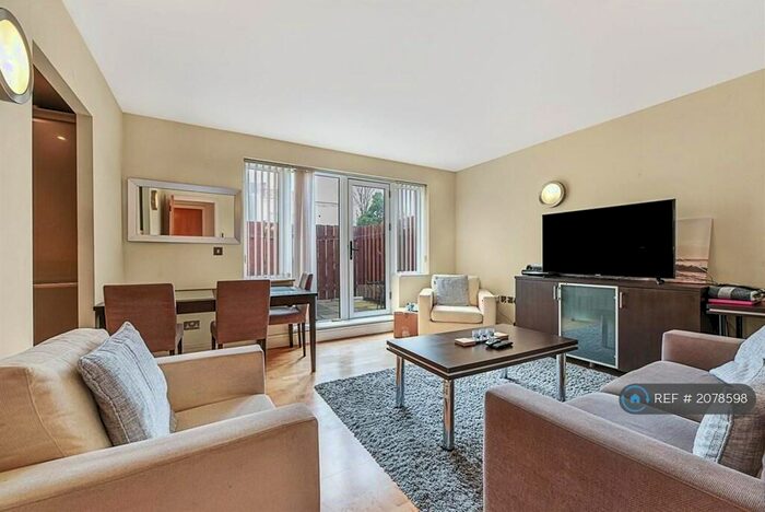 2 Bedroom Flat To Rent In Llanvanor Road, London, NW2