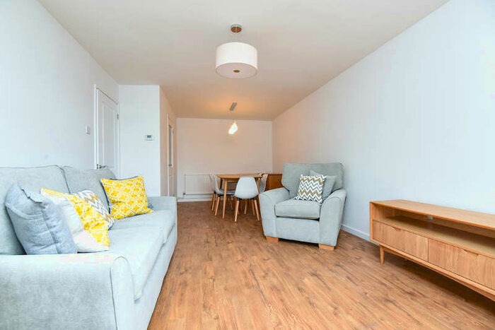 2 Bedroom Apartment To Rent In Hernes Close, Summertown, OX2