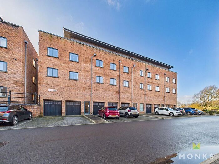 2 Bedroom Flat For Sale In Saffron House, Mill Court, Shrewsbury, SY2