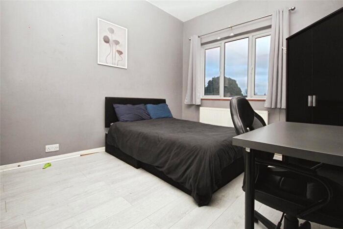 2 Bedroom Maisonette To Rent In Selhurst Road, London, SE25