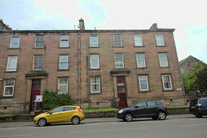 2 Bedroom Flat To Rent In Brisbane Street Greenock, PA16