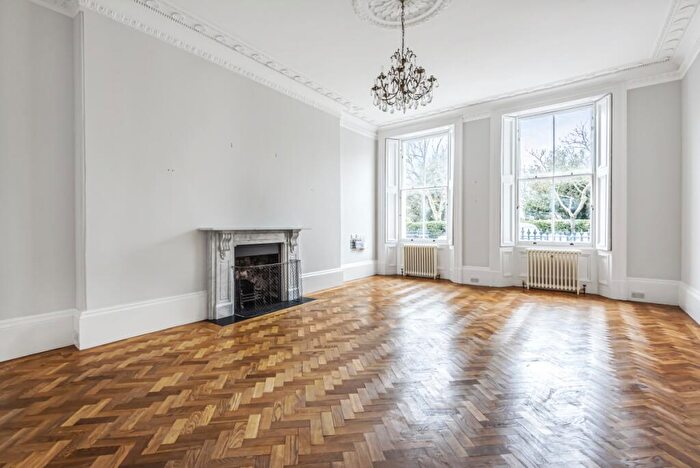 3 Bedroom Apartment To Rent In Sussex Square Brighton, BN2