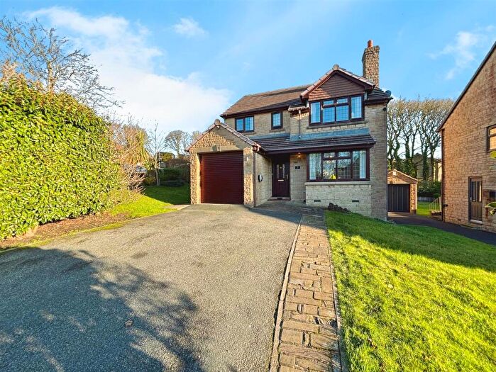 4 Bedroom Detached House For Sale In Cheriton Drive, Queensbury, Bradford, BD13