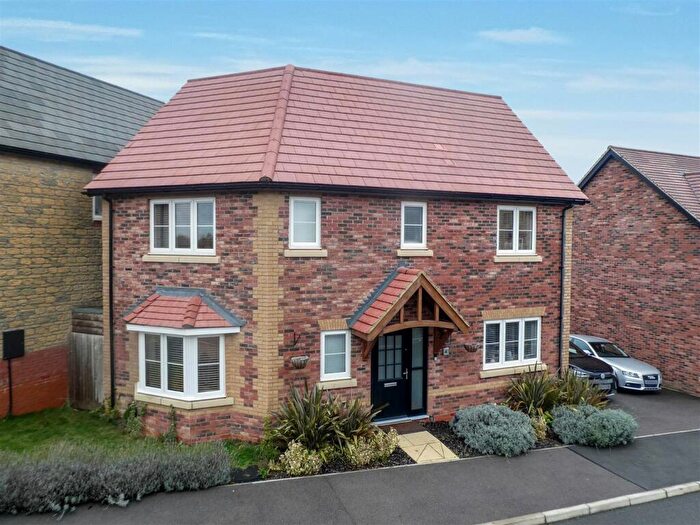 3 Bedroom Detached House For Sale In Denton Drive, Hanslope, Milton Keynes, MK19