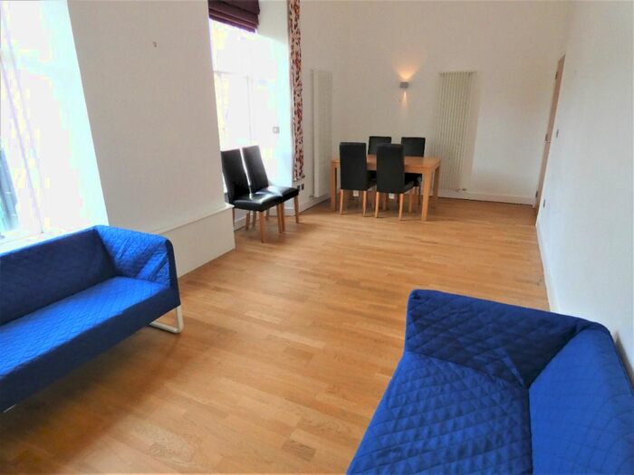 2 Bedroom Flat To Rent In Simpson Loan, Meadows, Edinburgh, EH3