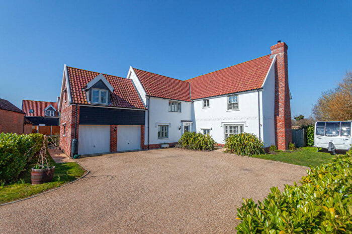 5 Bedroom Detached House For Sale In School Road, Tunstall, IP12