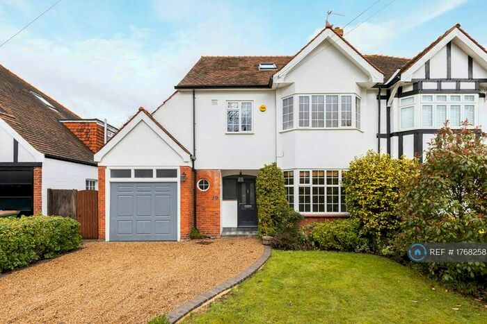 5 Bedroom Semi-Detached House To Rent In Beauchamp Road, East Molesey, KT8