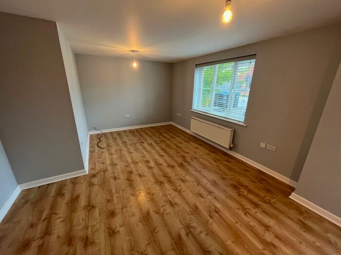 2 Bedroom Ground Flat To Rent In Central Avenue, Lutterworth, LE17