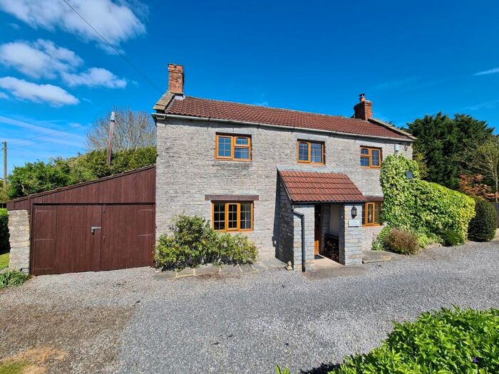 3 Bedroom Detached House For Sale In Glastonbury Road, Havyatt, Havyatt, BA6