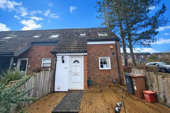 2 Bedroom End Of Terrace House For Sale In Kimbolton Crescent, Stevenage, SG2