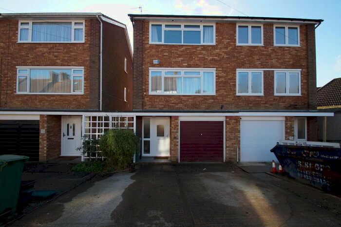 3 Bedroom Town House To Rent In Moorland Road, Hemel Hempstead, HP1