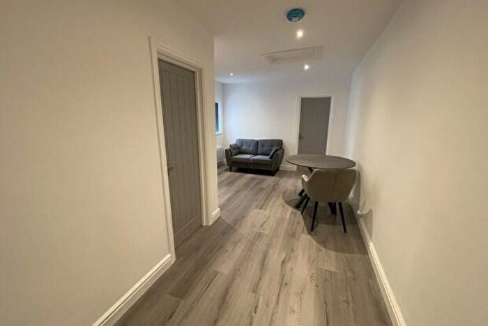 2 Bedroom Flat To Rent In Richmond Road Cardiff, CF24