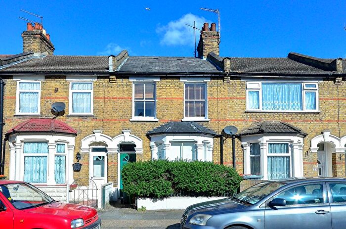 3 Bedroom House For Sale In Morley Road, Stratford, London, E15