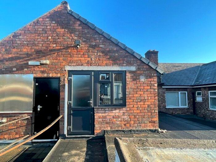 2 Bedroom Flat To Rent In Chipperfield Road, Hodge Hill, Birmingham, B36