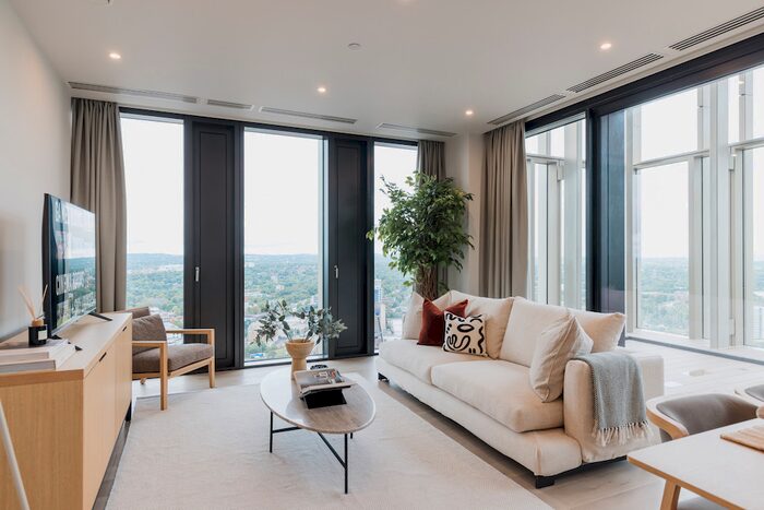 2 Bedroom Penthouse To Rent In Broad Street, Birmingham, B15