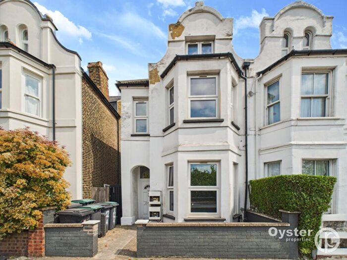 4 Bedroom Flat To Rent In Buckingham Road, London, N22