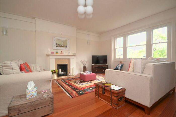 2 Bedroom Flat To Rent In The Barons, St Margarets, Twickenham, TW1