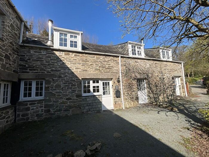 3 Bedroom Barn Conversion To Rent In Polyphant, PL15