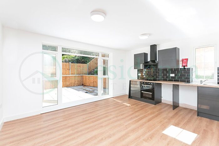 6 Bedroom Semi-Detached House To Rent In Brambletye Park Road, Redhill, RH1