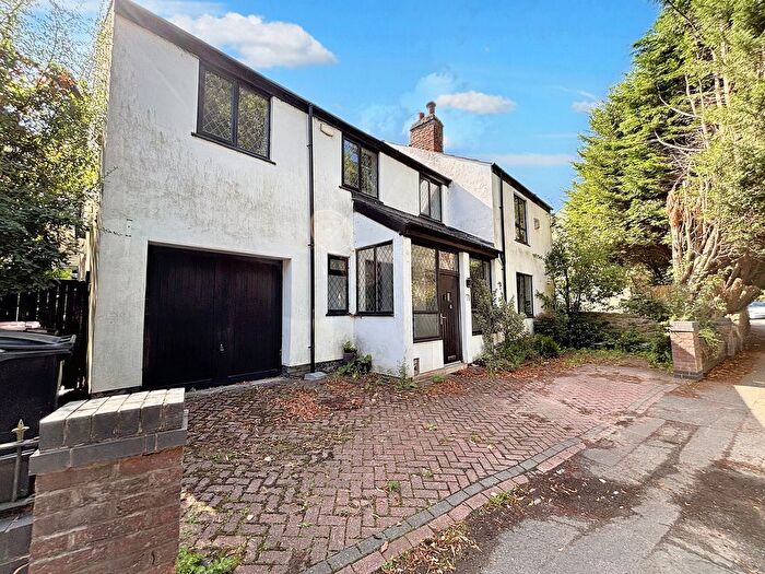 4 Bedroom Property To Rent In Barton Road, Worsley, M28