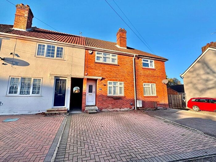 3 Bedroom Terraced House For Sale In Chapel Hill, Tilehurst, Reading, RG31