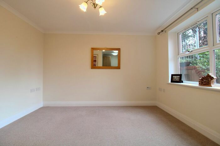 1 Bedroom Flat For Sale In Fig Tree Court, Canal Hill, Tiverton, EX16