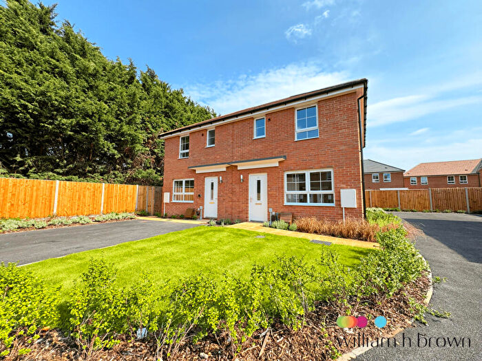 3 Bedroom Semi-Detached House To Rent In Keyberde Close, Rackheath, Norwich, NR13