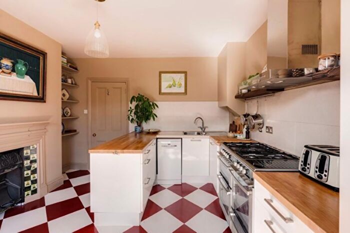 3 Bedroom Flat For Sale In Cotham Road, Cotham, Bristol, BS6