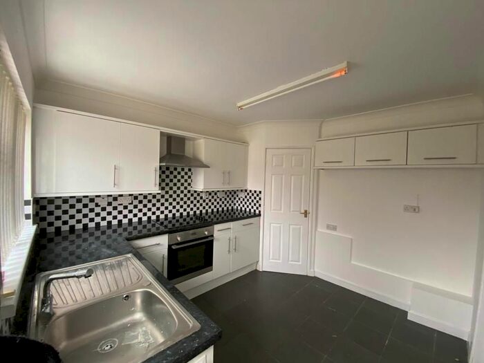 2 Bedroom Flat To Rent In Heol Daniel, Cwmllynfell, Swansea, SA9