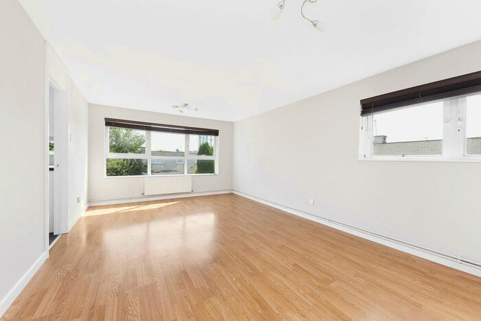 3 Bedroom Terraced House To Rent In Lewis Road, : Bed Rec Bath Unfurn, CR4