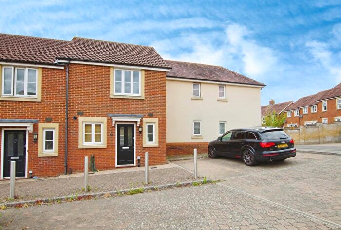 2 Bedroom Terraced House To Rent In Denby Rd, Redhouse, SN25