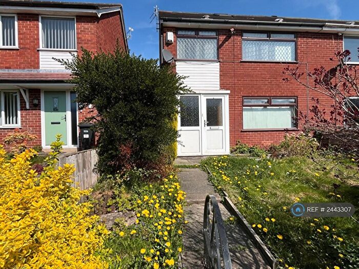 3 Bedroom Semi-Detached House To Rent In Wren Close, Farnworth, Bolton, BL4