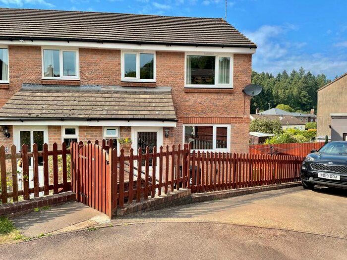 3 Bedroom Semi-Detached House For Sale In Glover Close, Cinderford, GL14