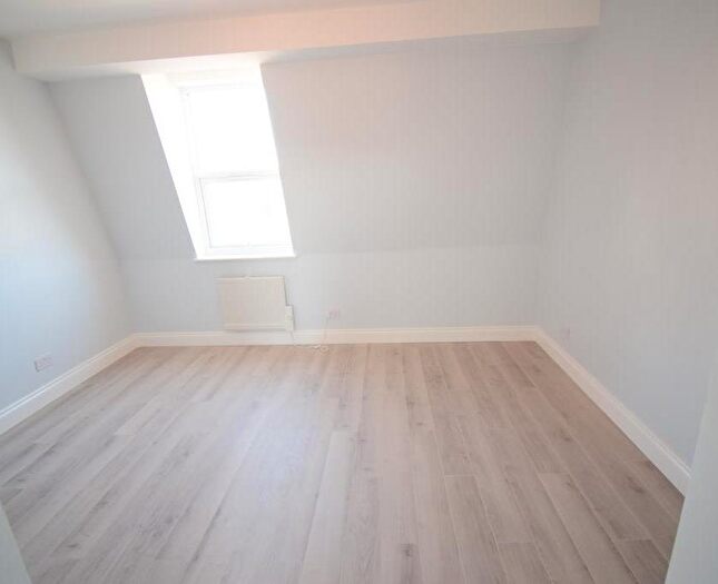 Studio To Rent In Kingsland Road, London, E8
