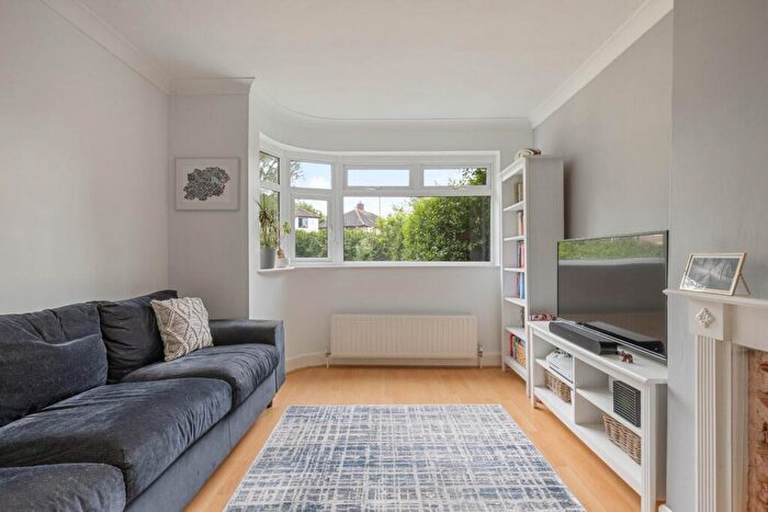 2 Bedroom Maisonette For Sale In Meadowview Road, Catford, London, SE6