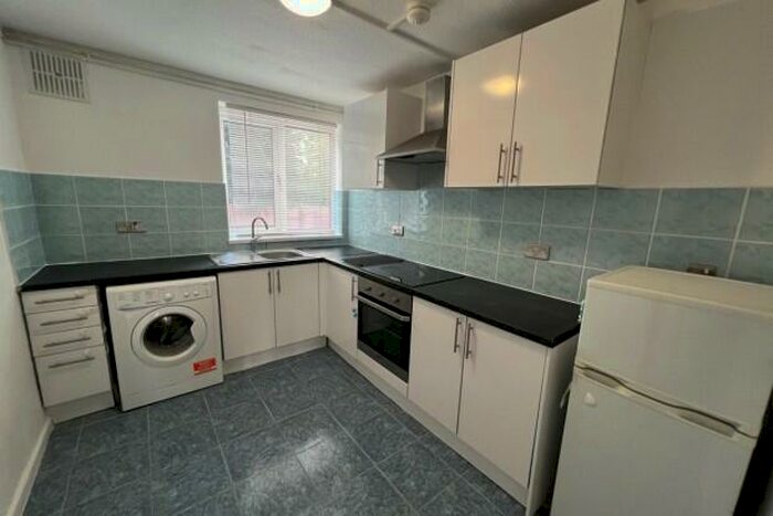 2 Bedroom Flat To Rent In Pennant Crescent Cardiff, CF23