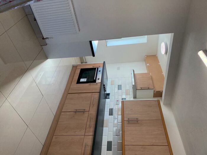 3 Bedroom Semi-Detached House To Rent In Cowley Road, Littlemore, Oxford, OX4