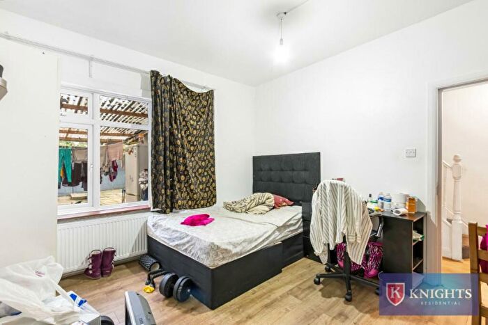3 Bedroom Terraced House For Sale In Pretoria Road North, Edmonton Tottenham, London, N18