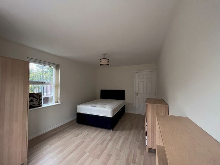 2 Bedroom Flat To Rent In Chancellor Court, Crown Street, Liverpool, L8