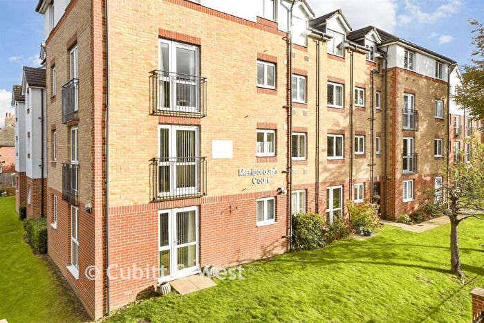 1 Bedroom Flat For Sale In Cranley Gardens, Wallington, Surrey, SM6