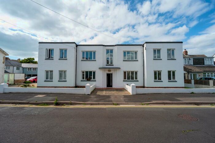 3 Bedroom Flat To Rent In Magdala Road, Hayling Island, PO11