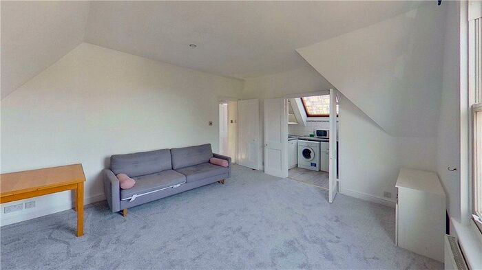 1 Bedroom Apartment To Rent In Bedford Hill, London, SW12