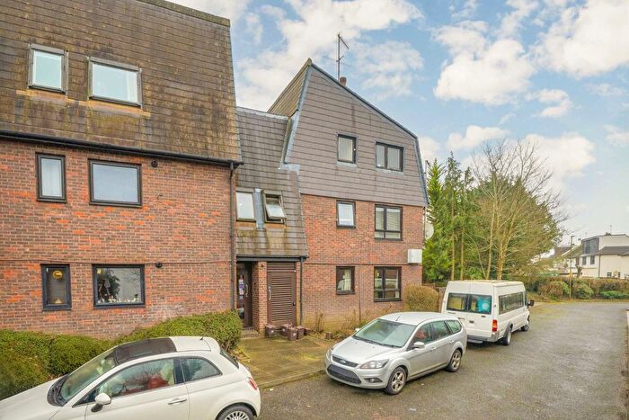 2 Bedroom Flat To Rent In Somercoates Close, Barnet, EN4