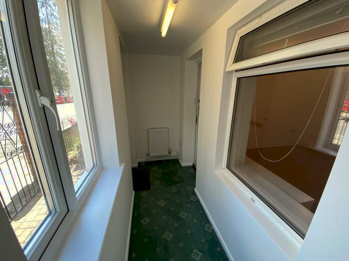 1 Bedroom Terraced House To Rent In Heath Road, LU7