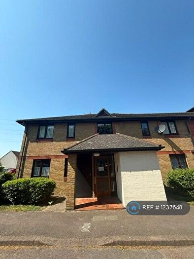 2 Bedroom Flat To Rent In Louvain Road, Greenhithe, DA9