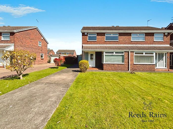 3 Bedroom Semi-Detached House To Rent In Woodleigh Drive, Sutton-on-Hull, Hull, East Riding Of Yorkshi, HU7