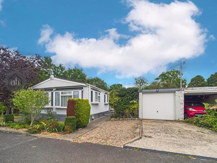 2 Bedroom Park Home For Sale In Shepherds Grove Park, Stanton, IP31