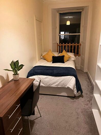 4 Bedroom Flat To Rent In Montague Street, Edinburgh, EH8