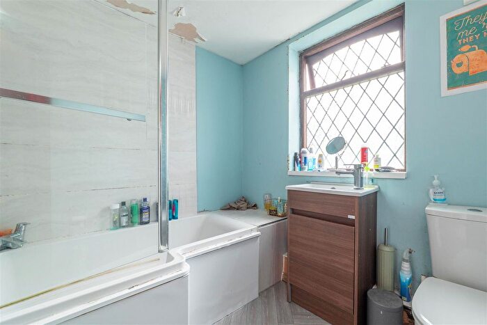2 Bedroom End Terrace House For Sale In Victoria Road, Walton-Le-Dale, Preston, PR5