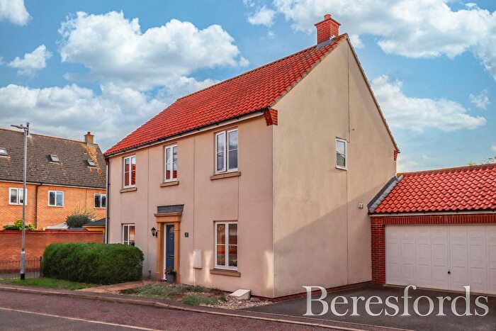 4 Bedroom Detached House For Sale In St. Pauls Mews, Heybridge, CM9